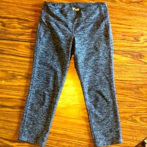 Old Navy Active Crop Workout Pants. Size Medium.